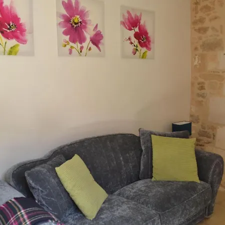 Nanteuil-en-vallee, 2 Pieces, 2 Personnes - Fr-1-653-135