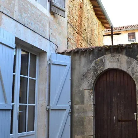 Prázdninový dům Nanteuil-en-vallee, 2 Pieces, 2 Personnes - Fr-1-653-135 Nanteuil-en-Vallée